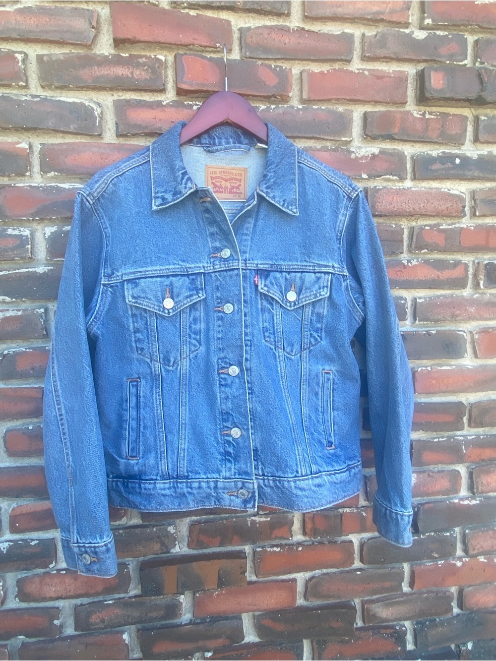 Levi's Women’s Med Classic Denim Jean Jacket - Picture 7 of 12